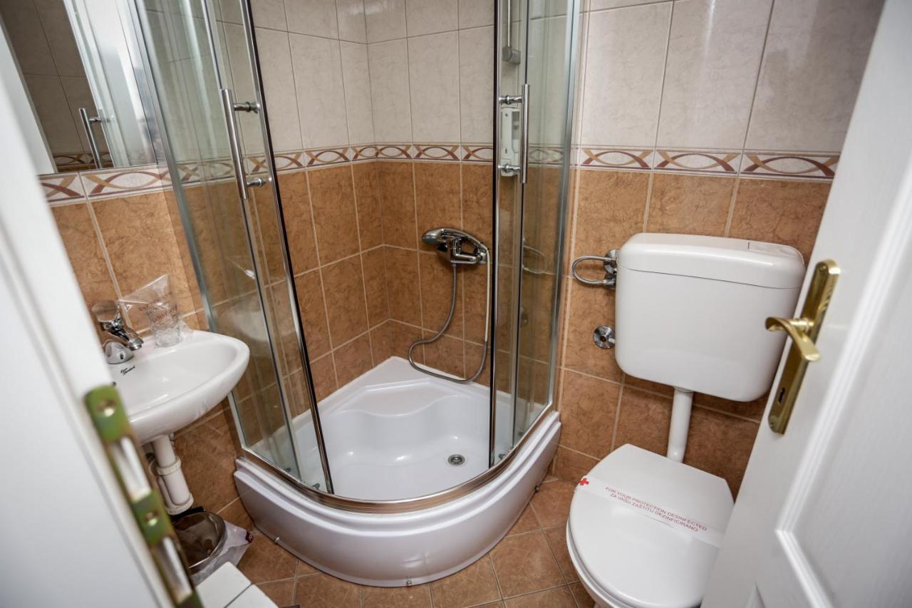 Hotel Bob Sarajevo Bagian luar foto