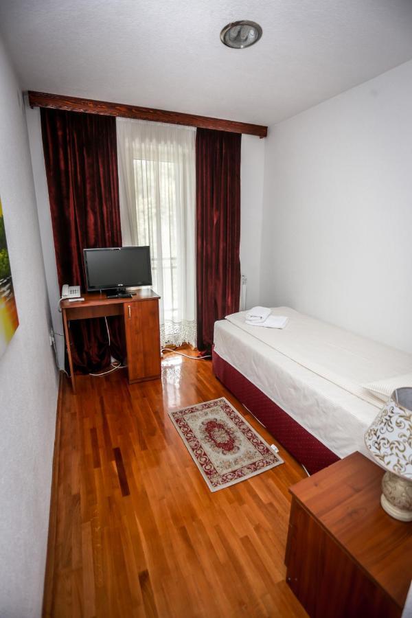 Hotel Bob Sarajevo Bagian luar foto