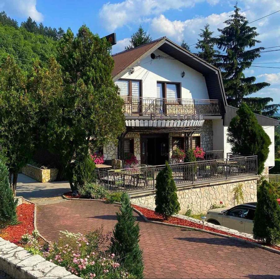 Hotel Bob Sarajevo Bagian luar foto