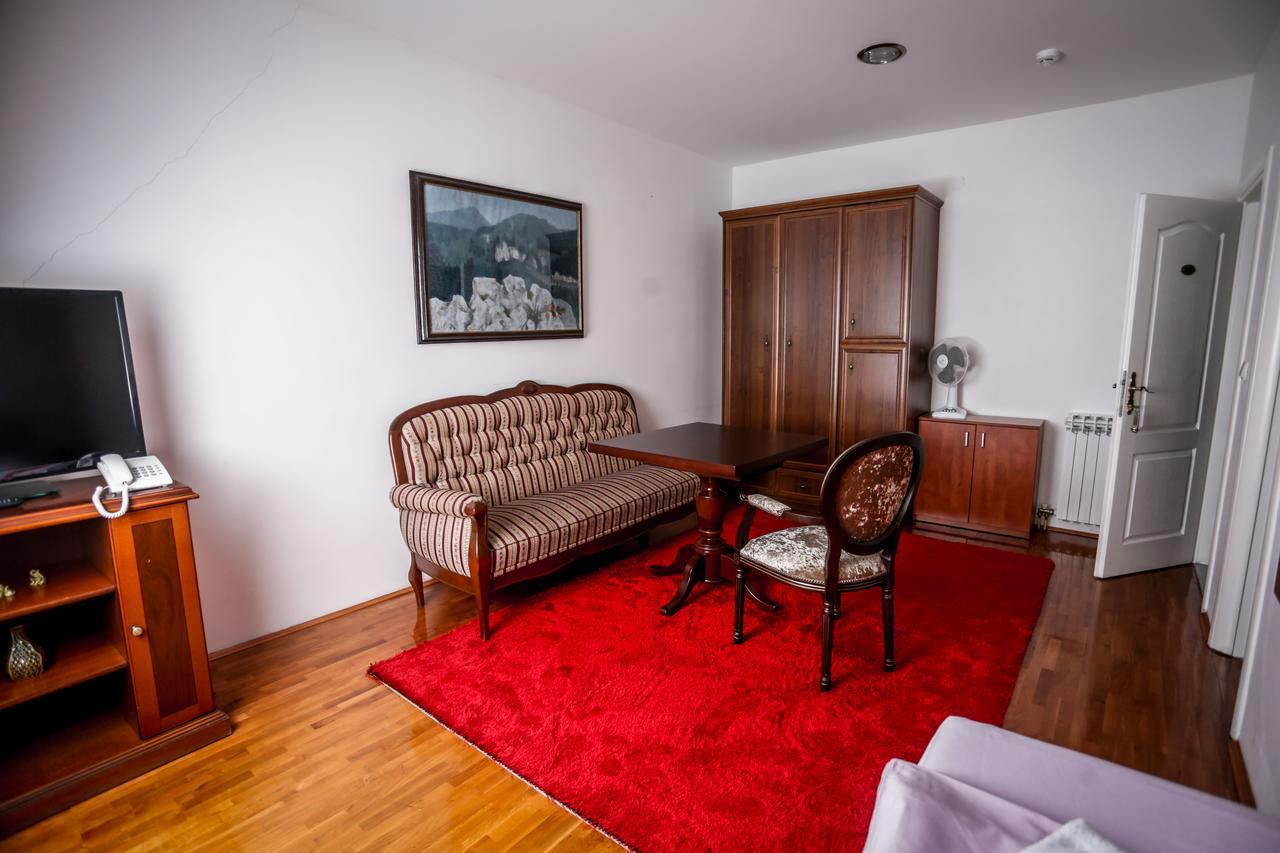Hotel Bob Sarajevo Bagian luar foto