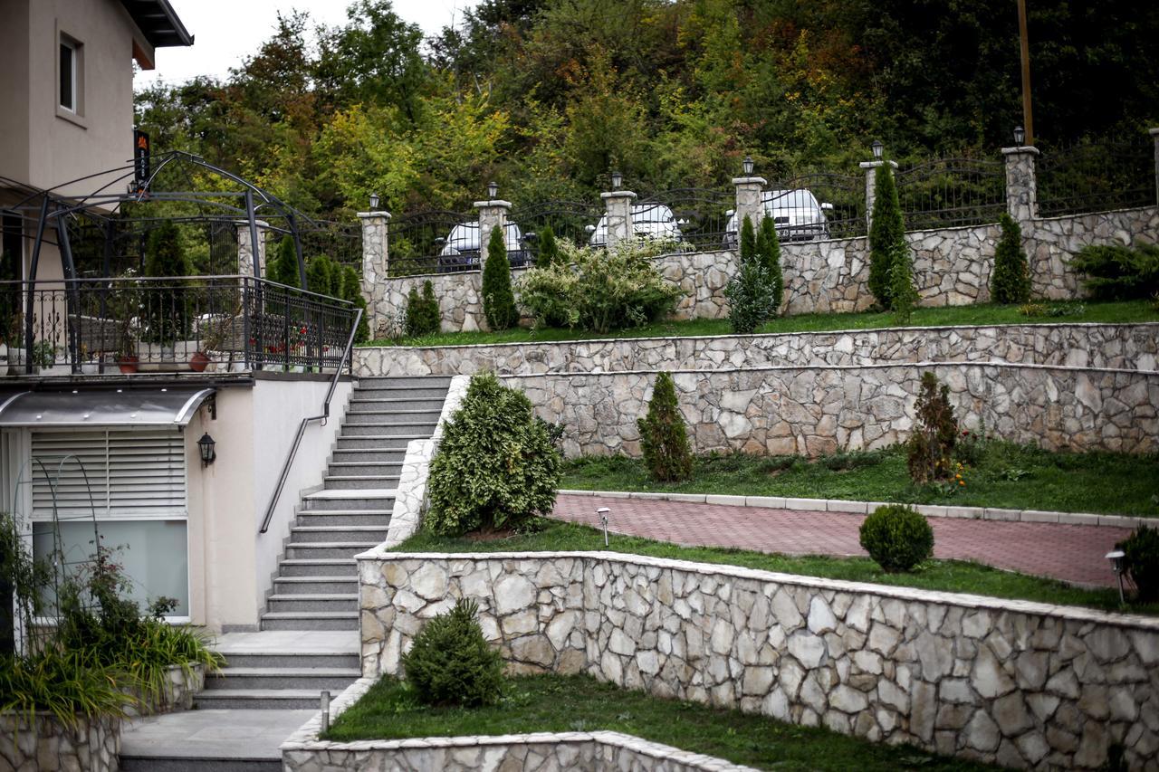 Hotel Bob Sarajevo Bagian luar foto