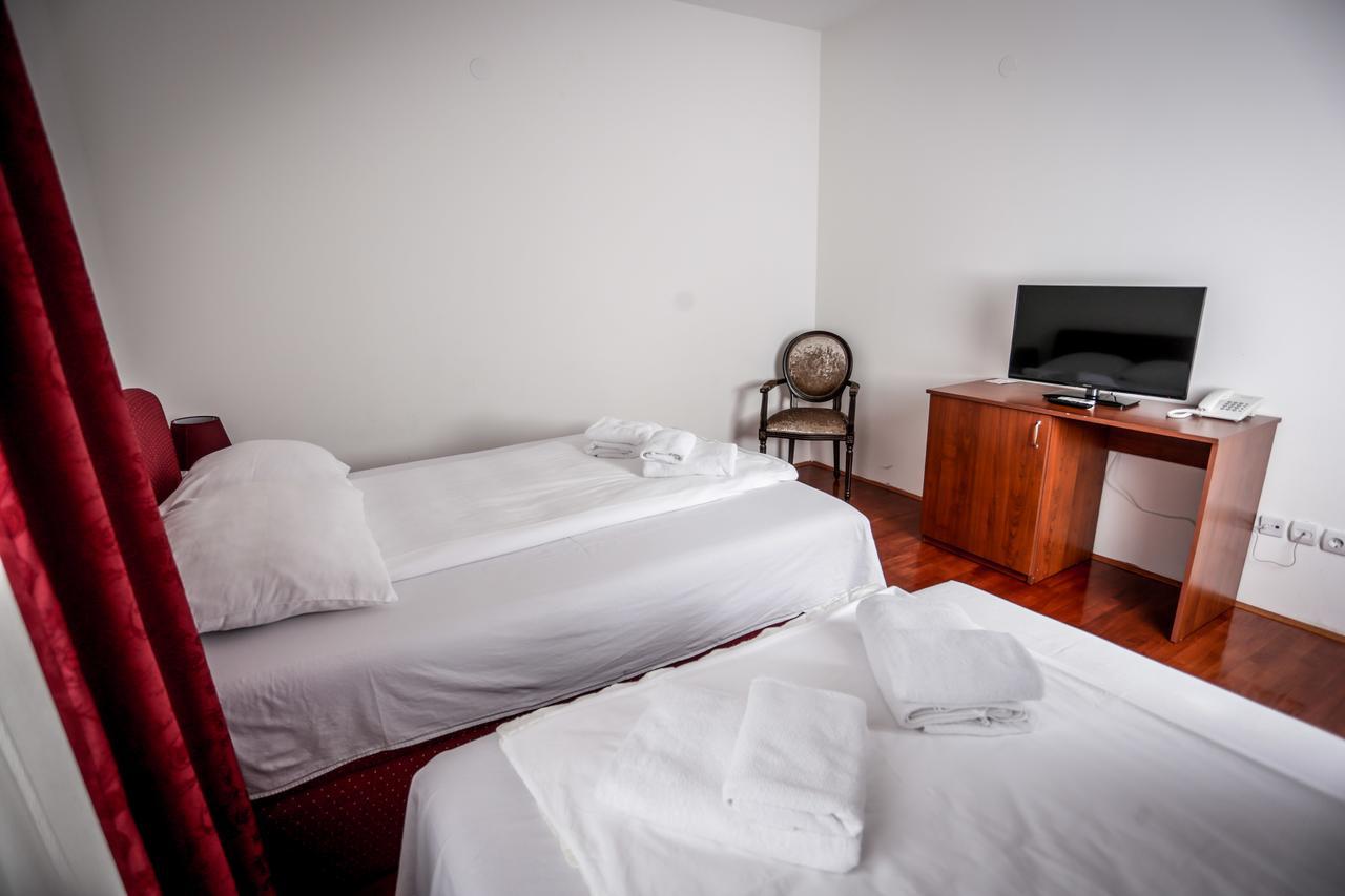 Hotel Bob Sarajevo Bagian luar foto