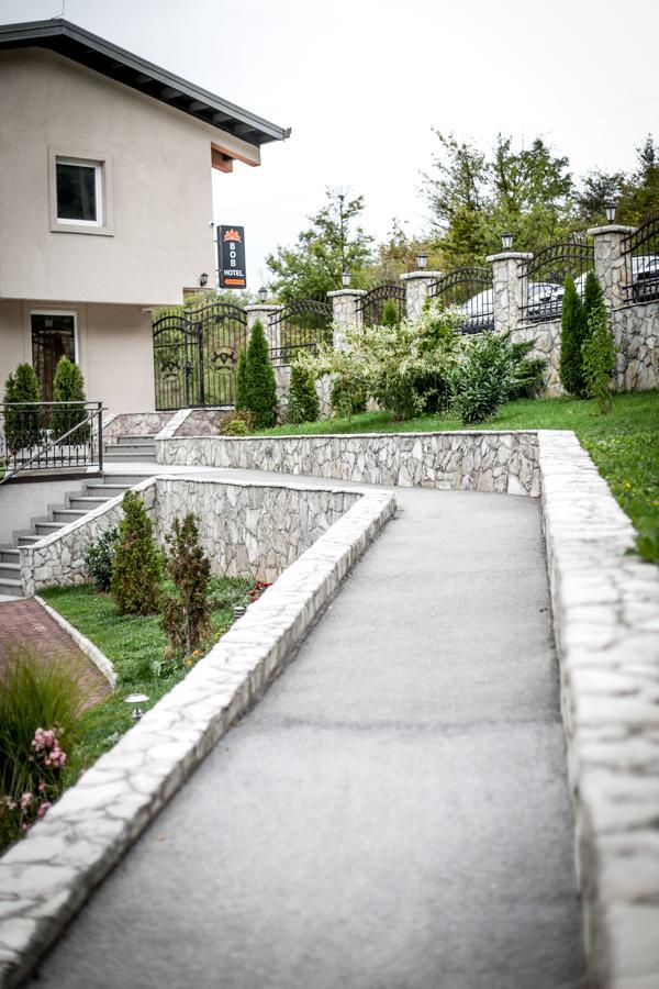 Hotel Bob Sarajevo Bagian luar foto