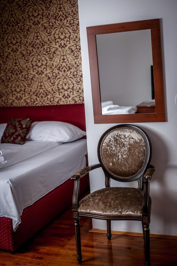 Hotel Bob Sarajevo Bagian luar foto